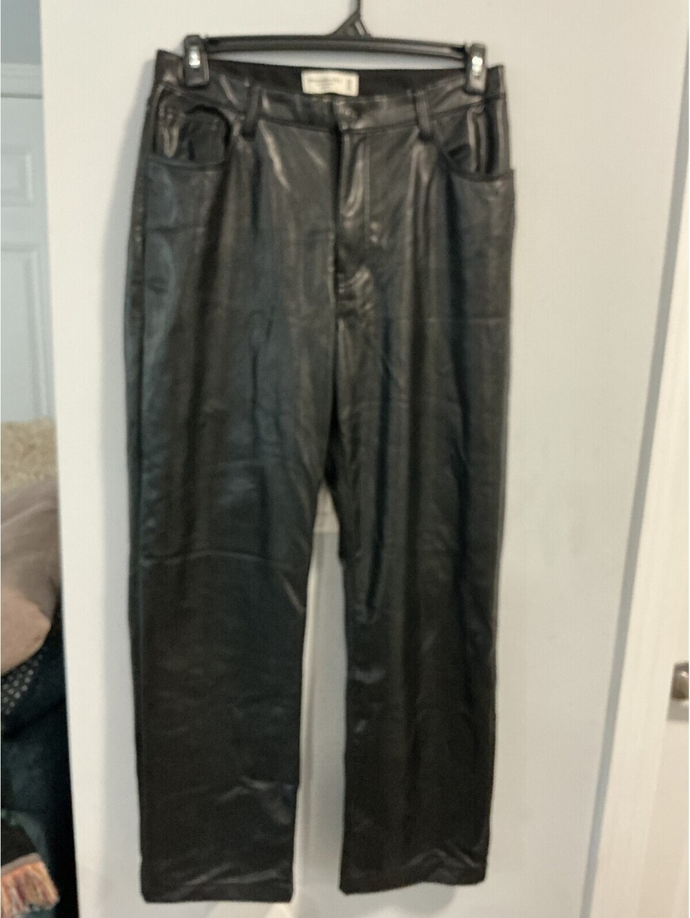 Abercrombie & Fitch Size 12 31" WHigh Rise 90s Relaxed Vegan Leather Pants #129